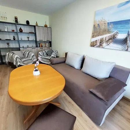 за гости , жк. зорница, бл.36 Apartman *