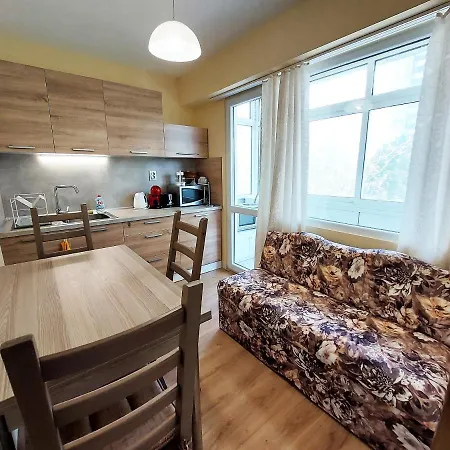 Apartman за гости , жк. зорница, бл.36 Burgasz