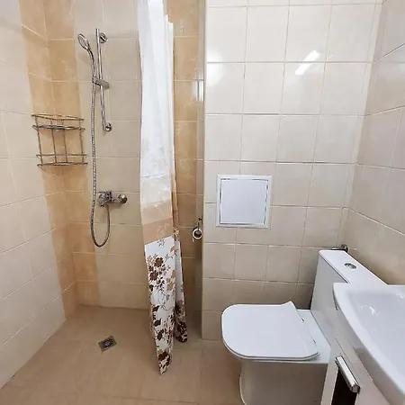 за гости , жк. зорница, бл.36 Apartman *