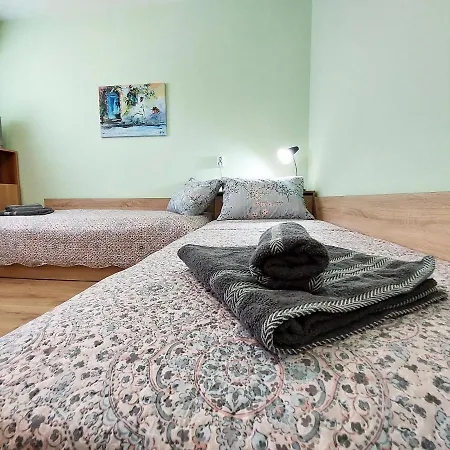 Apartman за гости , жк. зорница, бл.36 *